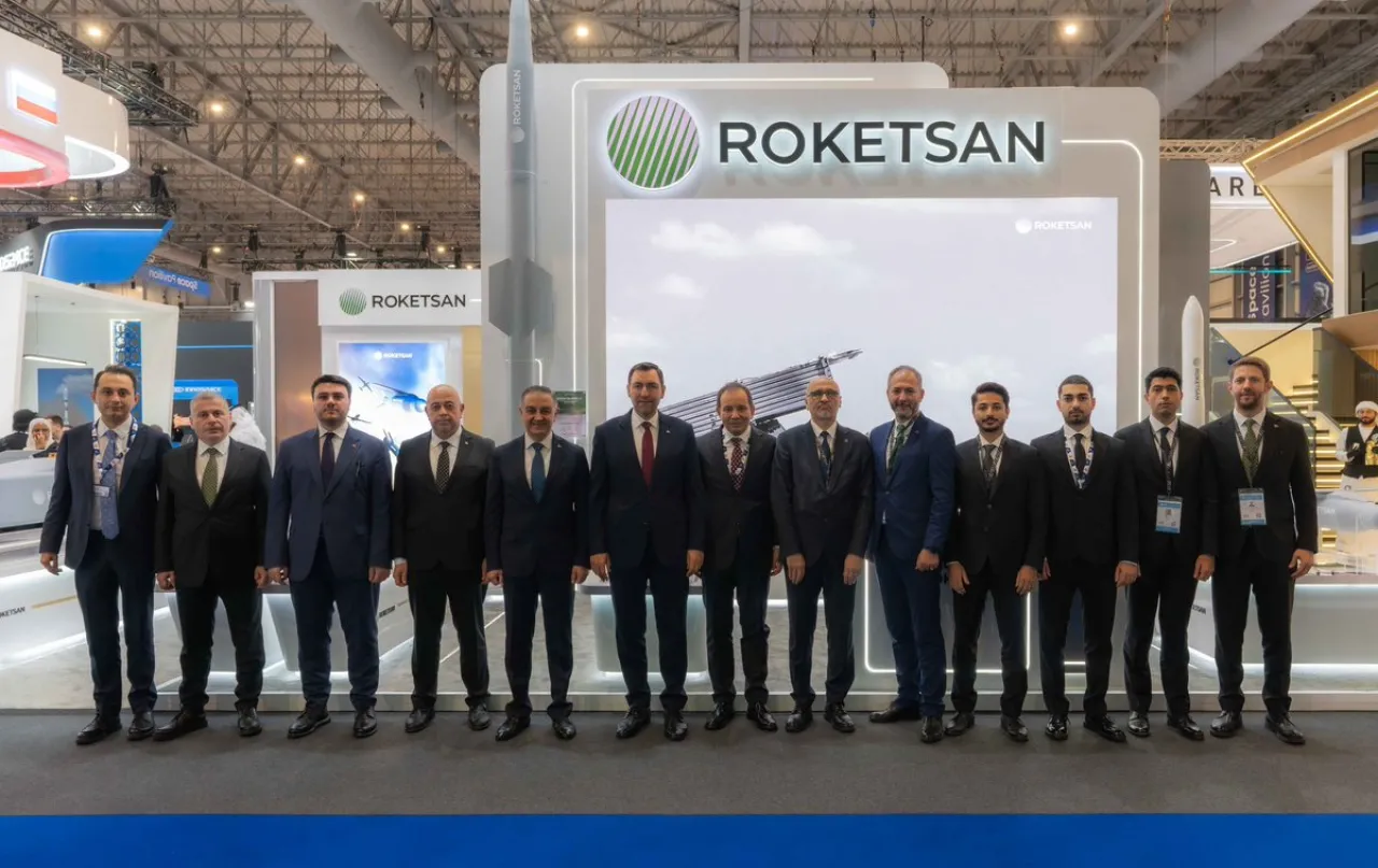 ROKETSAN, Dubai'deki Küresel Havacılık Fuarı'nda
