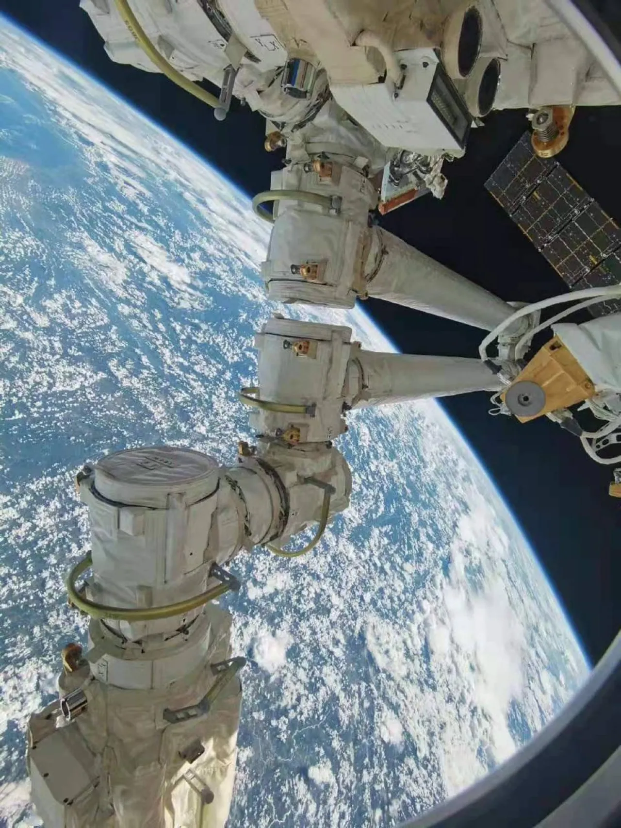 Uluslararası Uzay İstasyonu ve Çin İstasyonu Tüm Kenetlenme Kapılarında Dolu