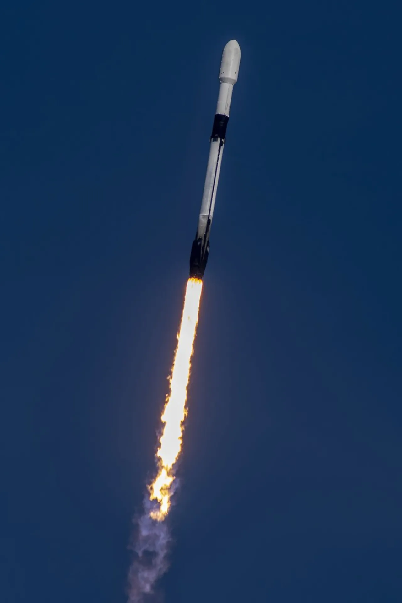 SpaceX, Florida'dan 29 Starlink Uydusunu Uzaya Gönderdi