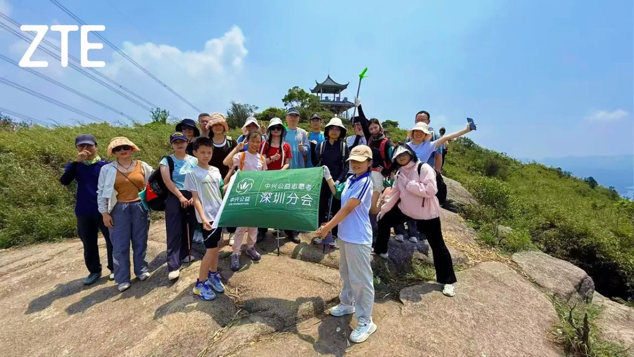 ZTE Çalışanları Dağ Yürüyüşüyle Çevre Temizliği Yaptı