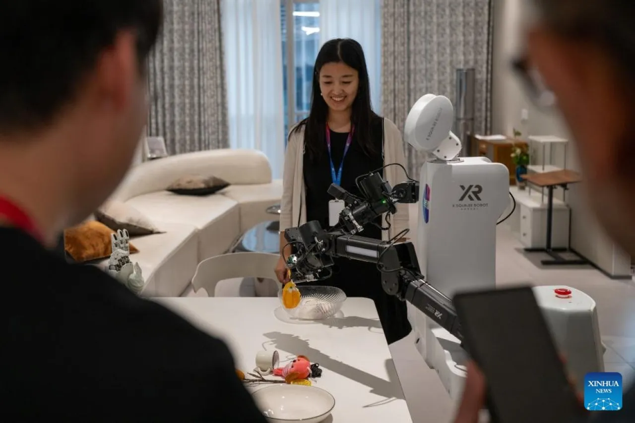 Çin'de Ev Temizliğinde İnsan-Robot İşbirliği: X Square Robot Hizmete Başladı