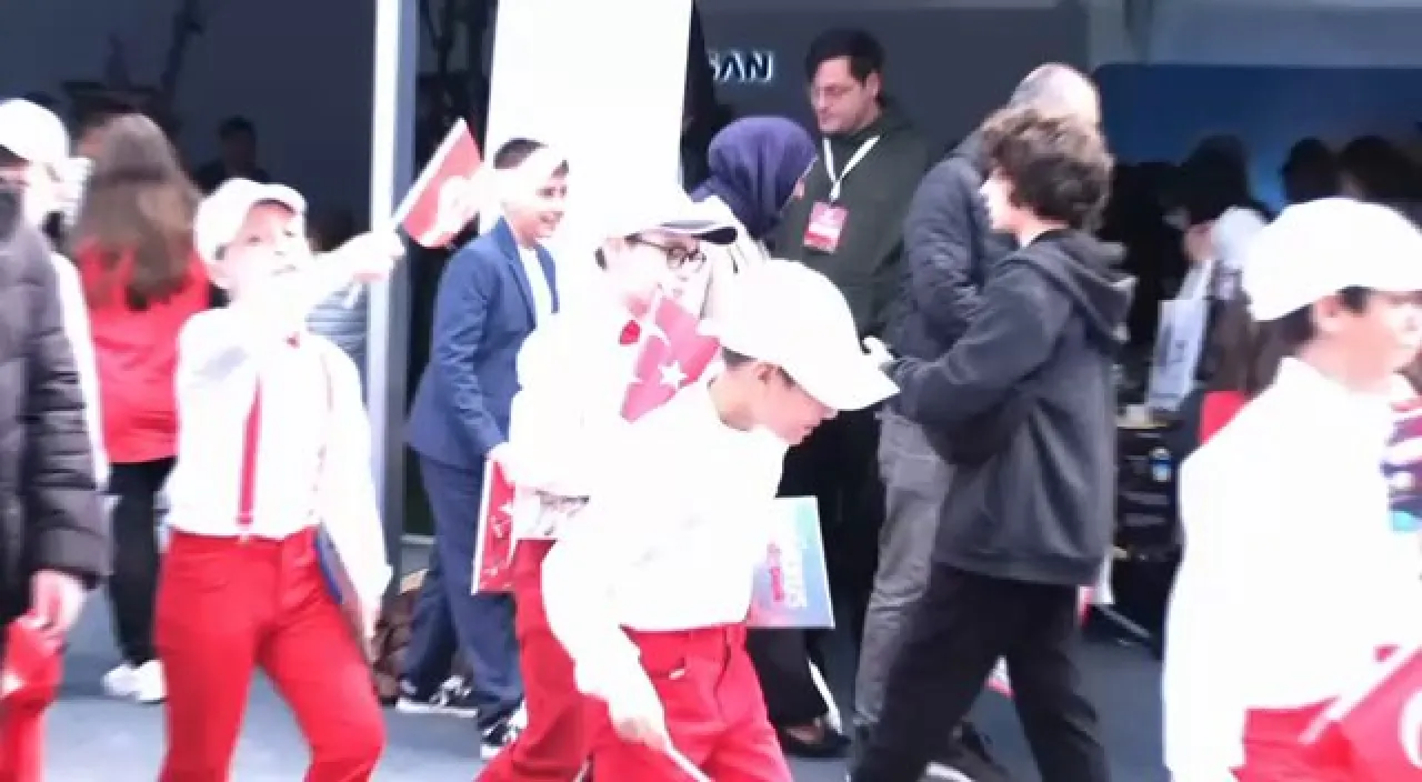 Uzay Merakı Meclis Bahçesi'nde Canlandı: TUA Çocuklarla Buluştu